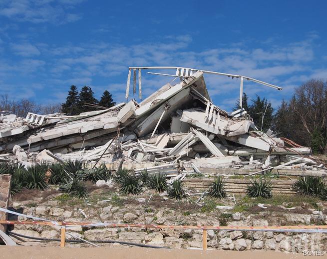 Забраната за достъп до хотел Вероника не се спазва
