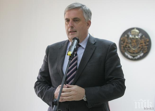 Калфин предлага в сектор Сигурност да се пенсионират на 52 г. и 10 месеца