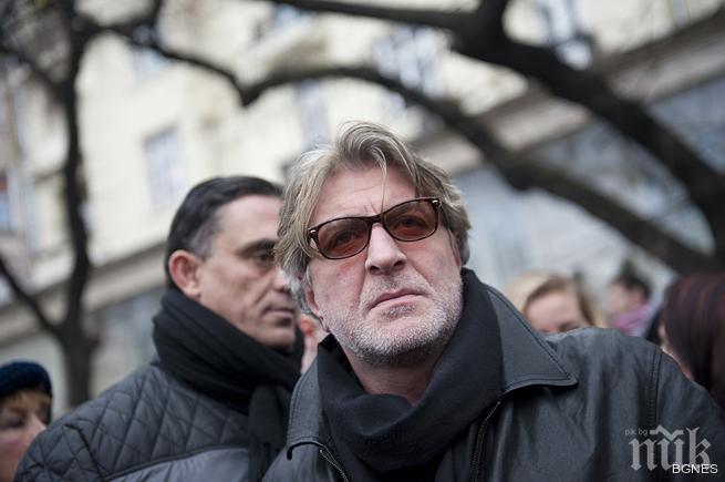 Сашо Морфов застана На ръба с реквием за отиващата си България