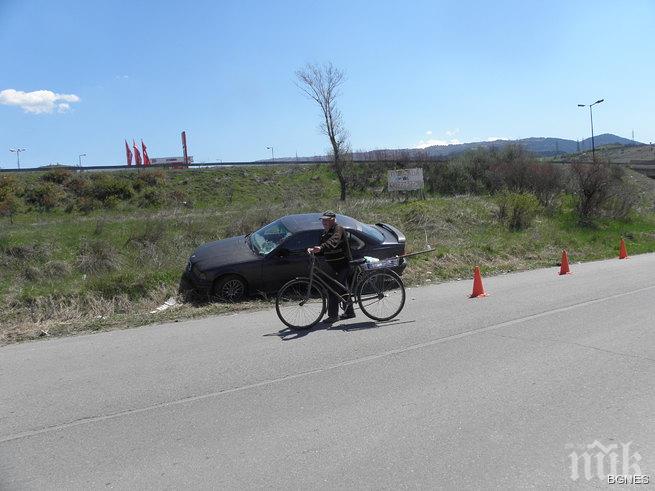 БМВ блъсна 14-годишно дете с велосипед