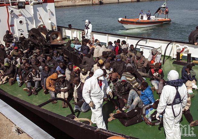 Зловещо! Бежанци се издавиха заради религиозен култ в Средиземно море