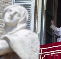 Папата зове света за бърза реакция по въпроса с мигрантите