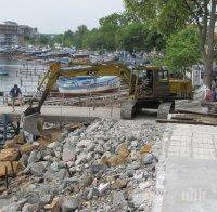 Кметът на Царево пусна строеж край брега в Синеморец