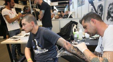 татуирането изкуство табу