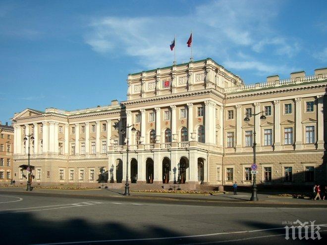 Санкт Петербург открива сезона на фонтаните