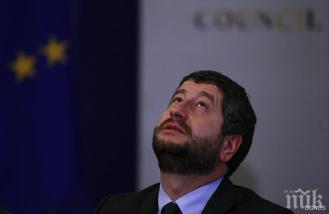 Правосъдният министър е против самоцелно освобождаване на членове на ВСС