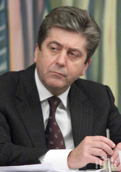 Първанов ще кани външния министър на разговор