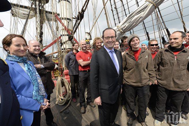 Реплика на фрегатата Хермона на Лафайет пое от Франция за САЩ