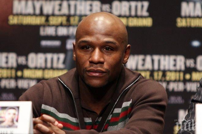 Мейуедър застрахова лицето си за $1 млн.