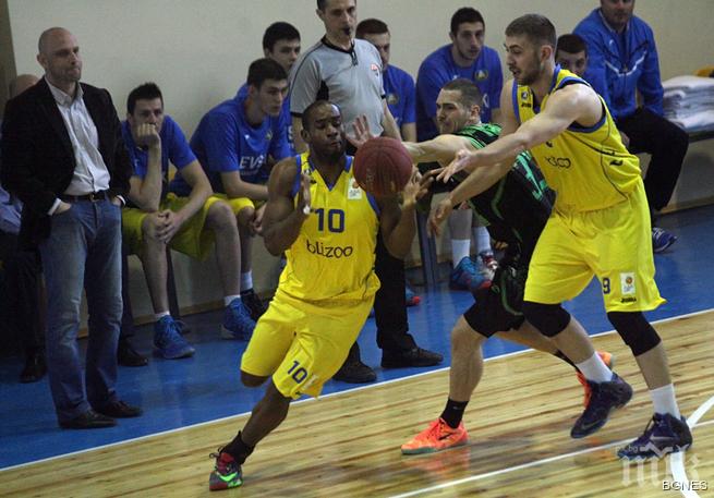 Левски измъкна завързан мач с Берое