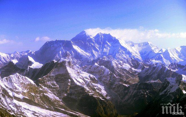 Възпоменателна церемония в Непал за убитите от лавина преди година