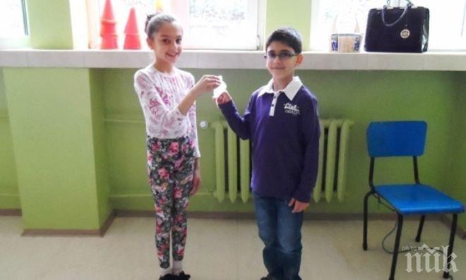 Четвъртокласничка от Плевен намери и върна на собственика й златна гривна