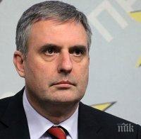 Калфин се срещна с протестиращите родители на деца с увреждания