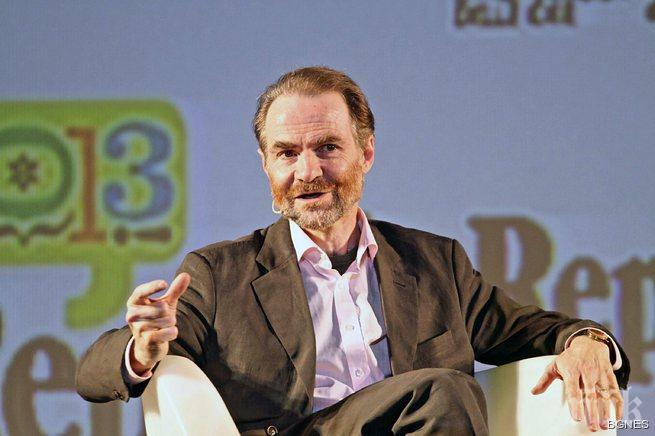 Тимъти Гартън Аш: Освен Путин има и друга Русия