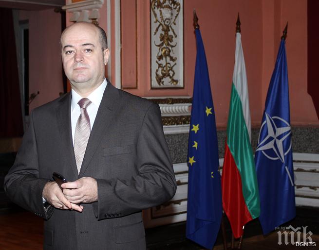 53 разрешения за достъп до класифицирана информация са отнети през 2014