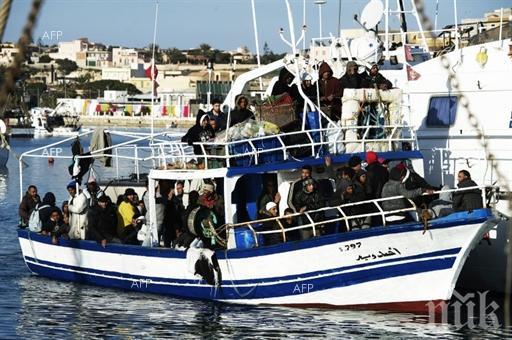 120 имигранти задържани в Егейско море