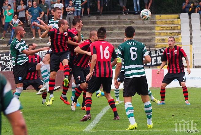 Моряците вече тренират за мачовете със смърфовете