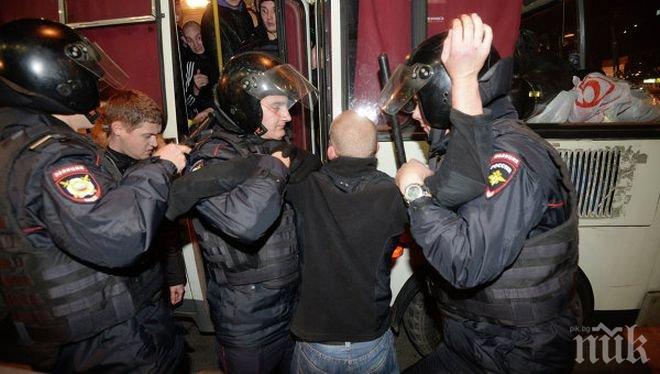 Полицията в Москва задържа близо 40 души, празнували рождения ден на Хитлер