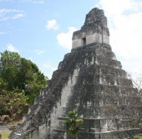 Туристи нанесоха щети на храм на маите в Гватемала