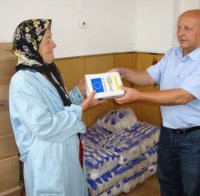 1000 бедни семейства получиха хранителни помощи