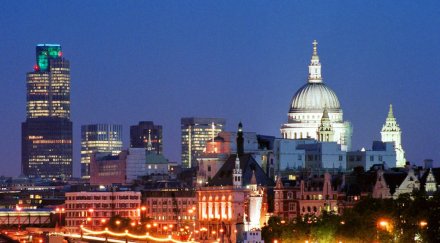 британски политик милиони българи наводнят острова