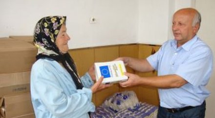 1000 бедни семейства получиха хранителни помощи