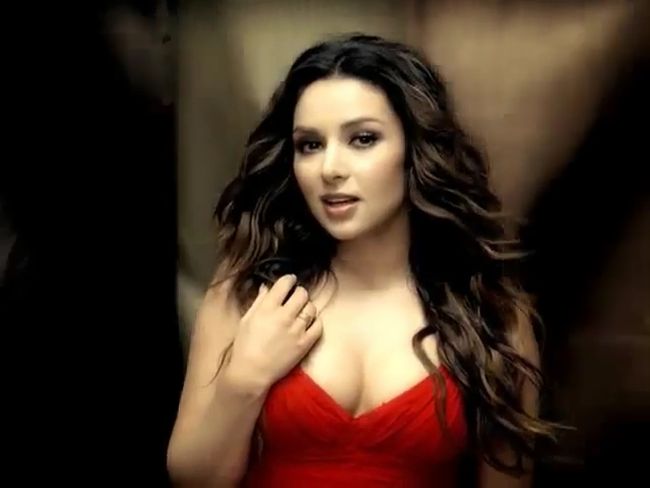 Красивата Злата Огневич ще представя Украйна на Евровизия