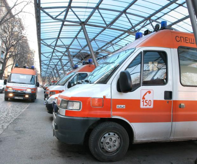 Младеж в кома след въргал със съученици