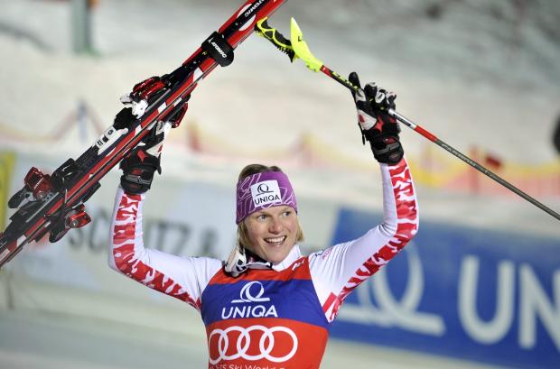 Световна шампионка в ските ляга под ножа