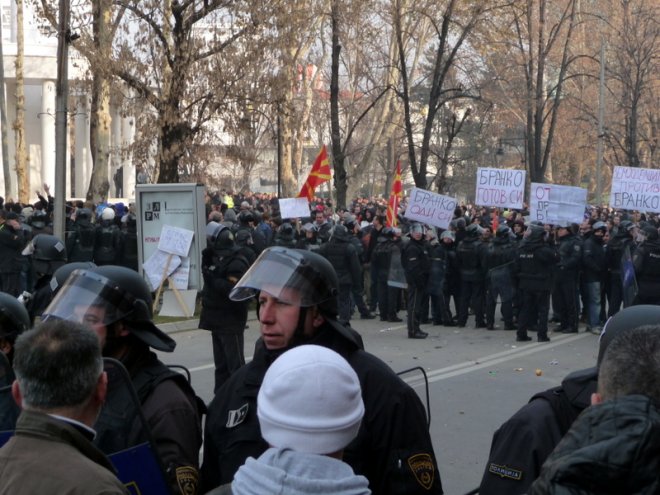 Македонската опозиция плаши с гражданско неподчинение