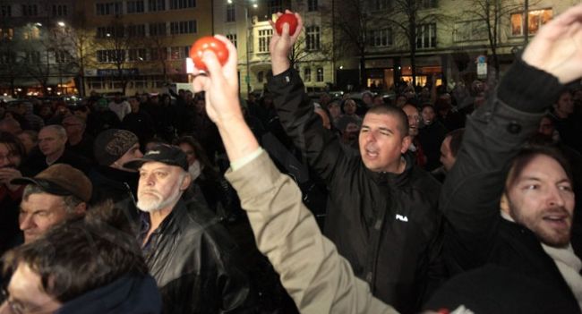 Доматен протест срещу Цацаров