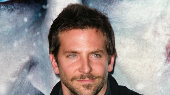 Брадли Купър има пет зърна? (видео)