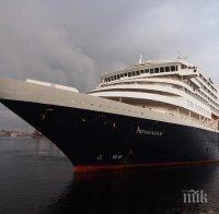 Първият туристически лайнер акостира във Варна