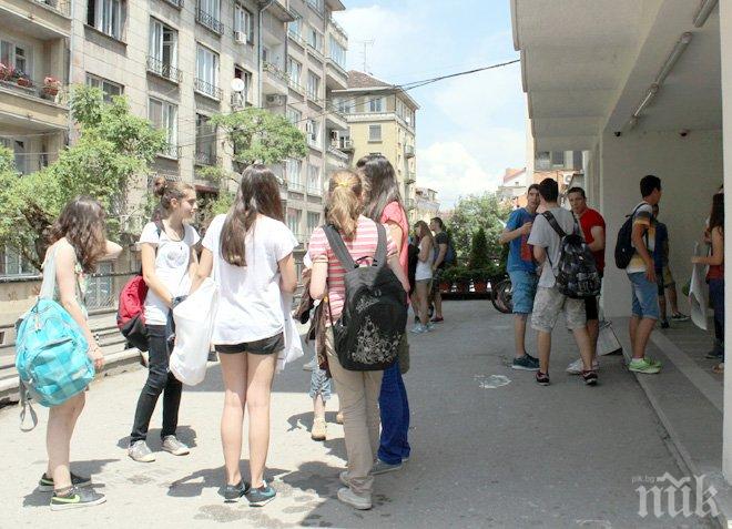 Махат проекта за ранен прием в гимназиите