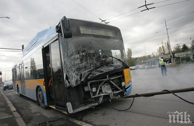 2 катастрофи с трамваи и една с тролей в столицата