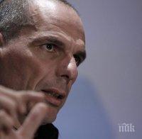 Варуфакис: Излизането на Гърция от еврозоната при условие за икономии не е блъф