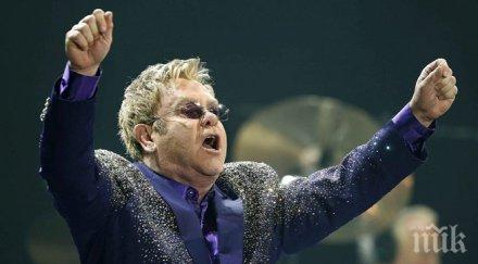 откраднаха очилата елтън джон