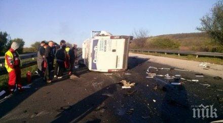 ексклузивно адска катастрофа пътя варна девня микробус цистерна удариха жестоко снимки