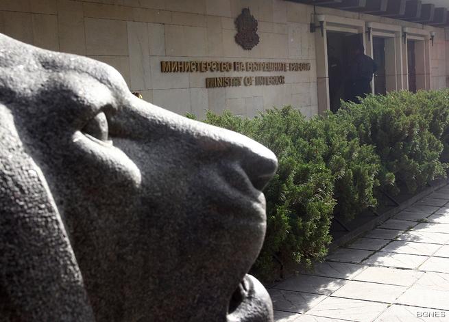 МВР назначава още 120 полицаи, 250 пожарникари и 100 граничари