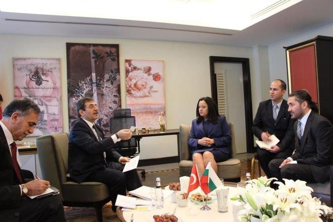 Лиляна Павлова участва в Световната среща на върха по кадастъра в Истанбул
