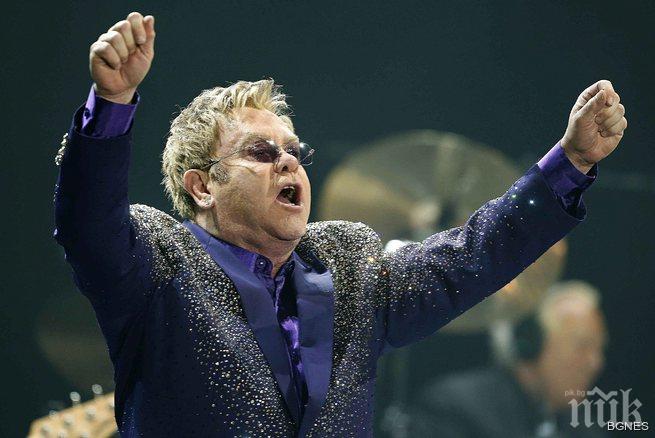 Откраднаха очилата на Елтън Джон