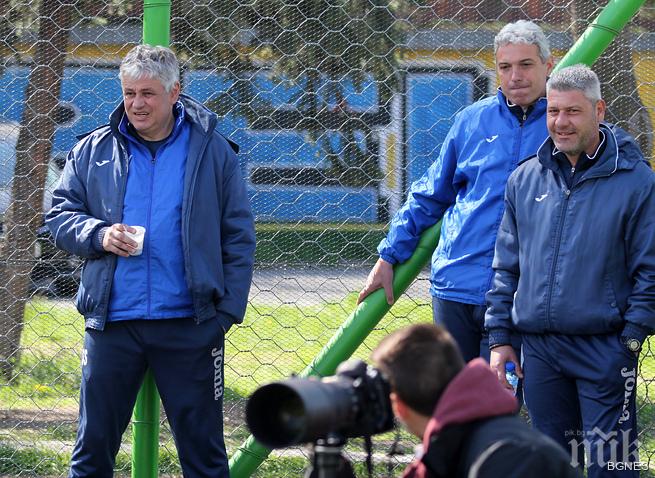 Стоев: Пускам резерви заради ужасния терен