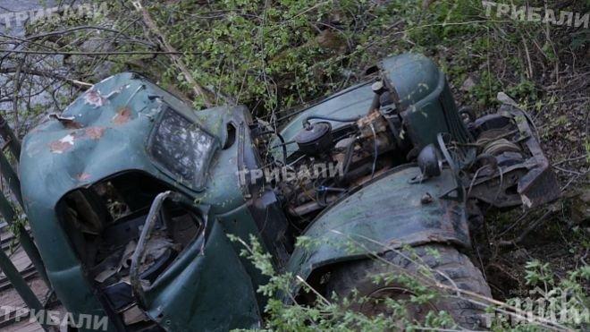 Трагичен инцидент! ГАЗ падна в дере, загина шофьорът
