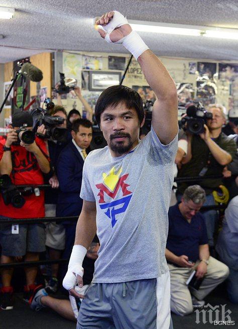 Де Ла Оя: Пакиао е фаворит срещу Мейуедър