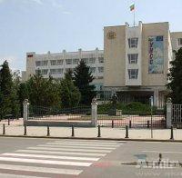 Проведоха се предварителните кандидатстудентски изпити по математика и по история на България в УНСС