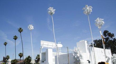 бяла инсталация готви уличните художници