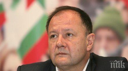 миков кабинетът заменя законодателството силно медийно присъствие
