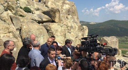 първо пик бойко борисов качи перперикон призова българите последват