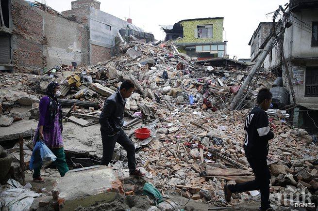 Нов мощен трус от 6,8 по Рихтер разтърси Непал, ранените са над 5000