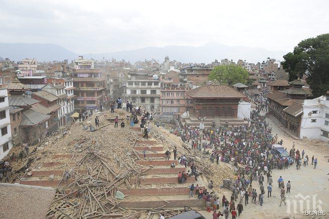 Кошмар: Жертвите на мощния трус в Непал вече са близо 1500